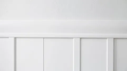 Boazeria plastikowa biała