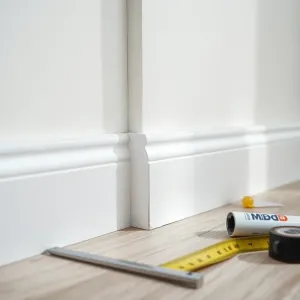 Cena montażu listew przypodłogowych MDF