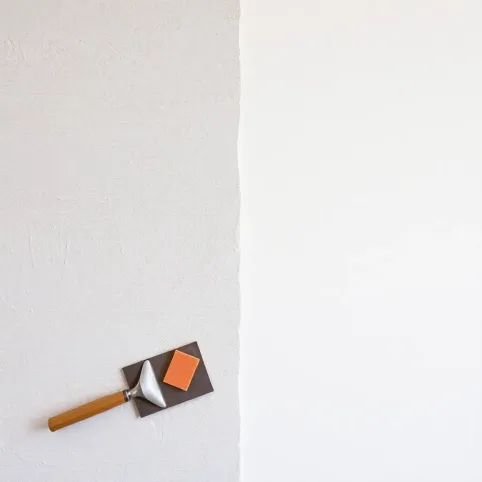 Czy kłaść gładź na tynk maszynowy