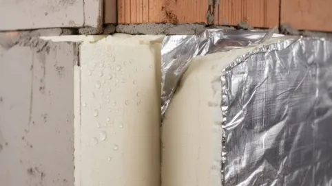 czy na pianę pur trzeba dawać folię paroizolacyjną