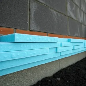 Czy styropian AQUA trzeba tynkować