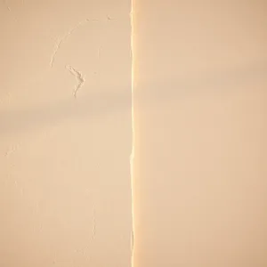 Czy tynk mineralny trzeba malować