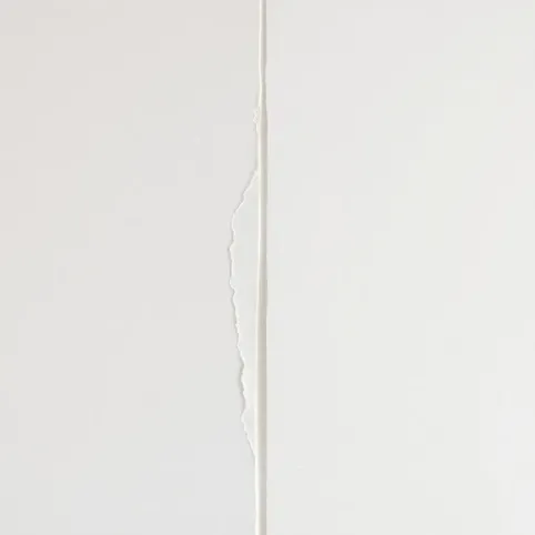 Czy tynki gipsowe trzeba szpachlować