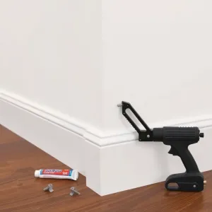 Czym przymocować listwy przypodłogowe drewniane