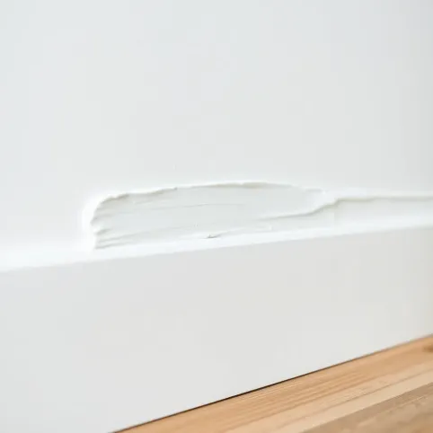 Farba do listew przypodłogowych MDF