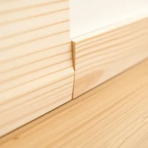 Jak łączyć listwy przypodłogowe pod kątem