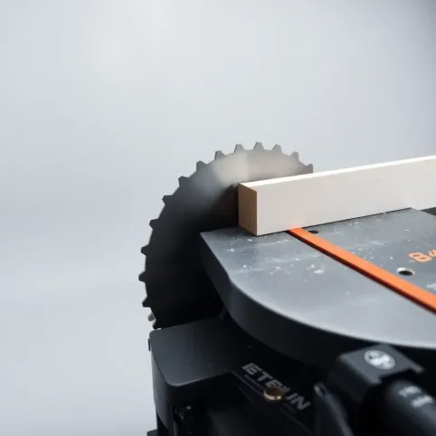 Jak uciac listwę pod kątem