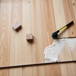 Jak układać szerokie panele