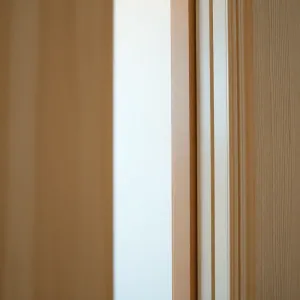 Jak wykończyć panele przy drzwiach wejściowych