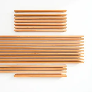 Lamele ścienne na płycie białej