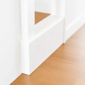 Listwa cokół do schodów biały