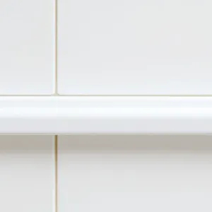 Listwa dekoracyjna do płytek biała