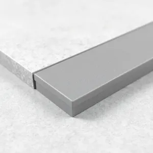 Listwa schodowa do płytek antypoślizgową