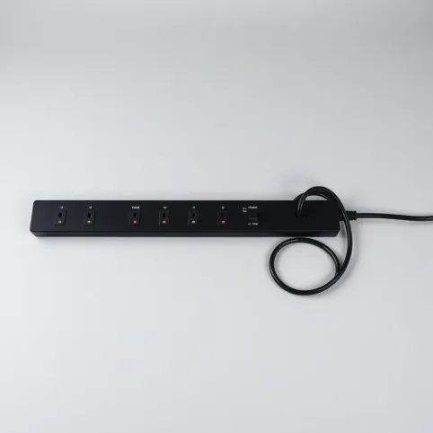 Listwa zasilająca z wyłącznikami 5m