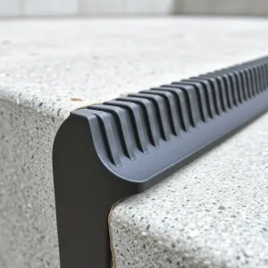 Listwy antypoślizgowe na schody zewnętrzne