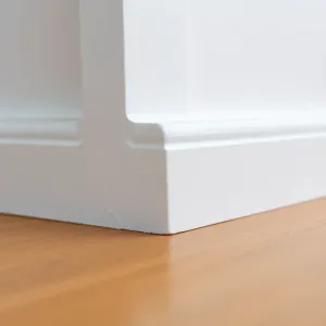 Listwy przypodłogowe akryl czy silikon