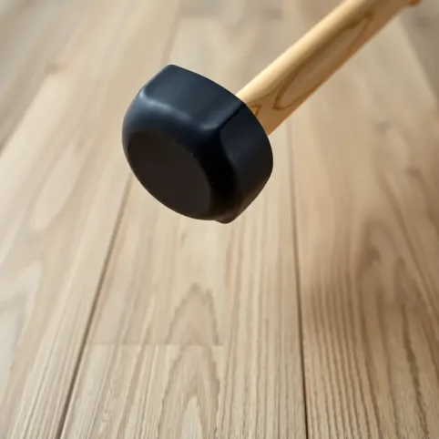 Młotek do paneli winylowych