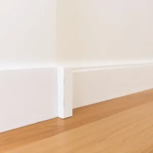 Montaż listwy MDF na klej czy klipsy