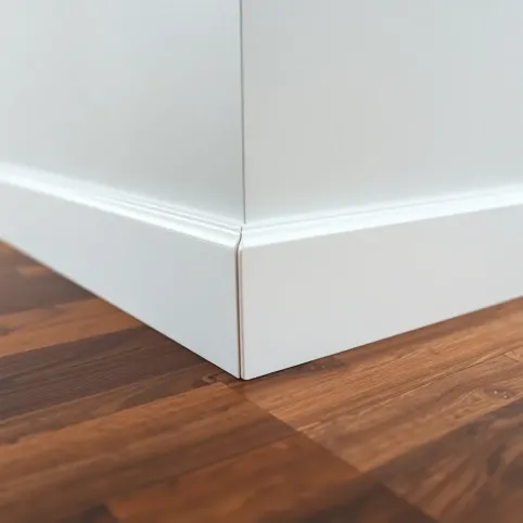 Montaż listwy podłogowej