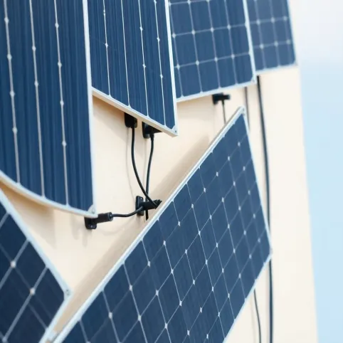 Montaż paneli na ścianie pionowej