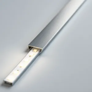 Montaż taśmy LED w listwie