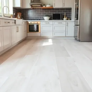 Panele winylowe czy płytki do kuchni