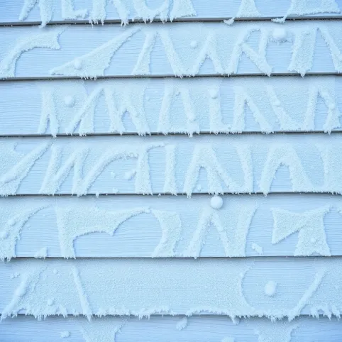 Plamy Na Elewacji Po Mrozie