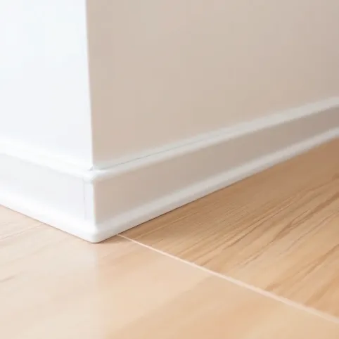 Silikon zamiast listwy przypodłogowej
