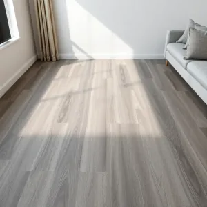 Szare panele w salonie