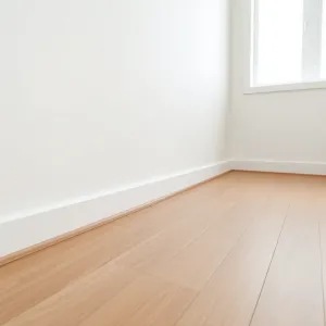 Ukryte listwy przypodłogowe wpuszczone w ścianę