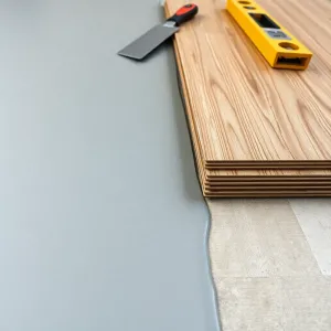 Wylewka samopoziomująca pod panele winylowe cena